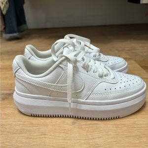 Nike court vision Alta